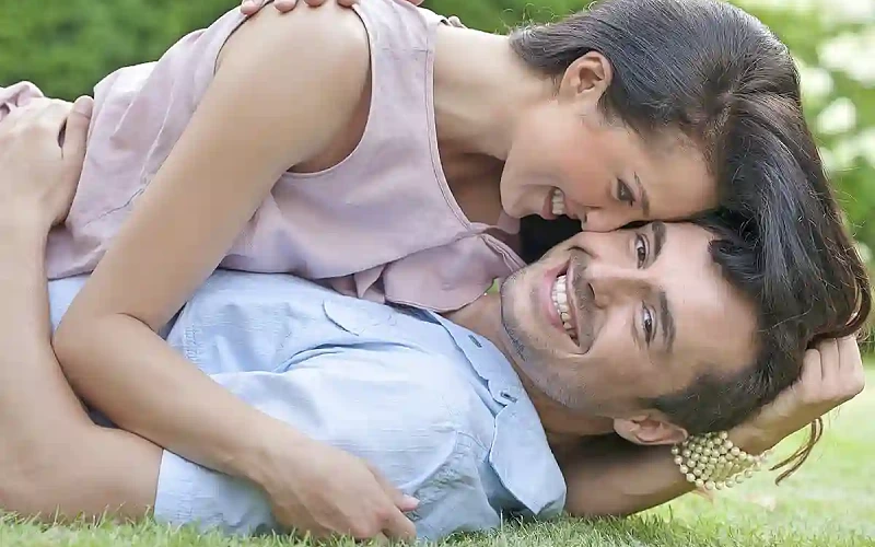 7 būdai emocionaliai priartinti vyrą prie savęs 